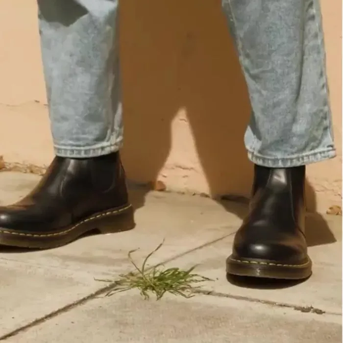 Dr Martens 2976 YS Chelsea Boot Smooth Leather Black