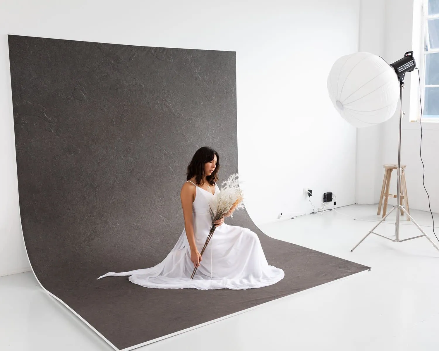 Easiframe® Curved Background Frame (Frame Only)